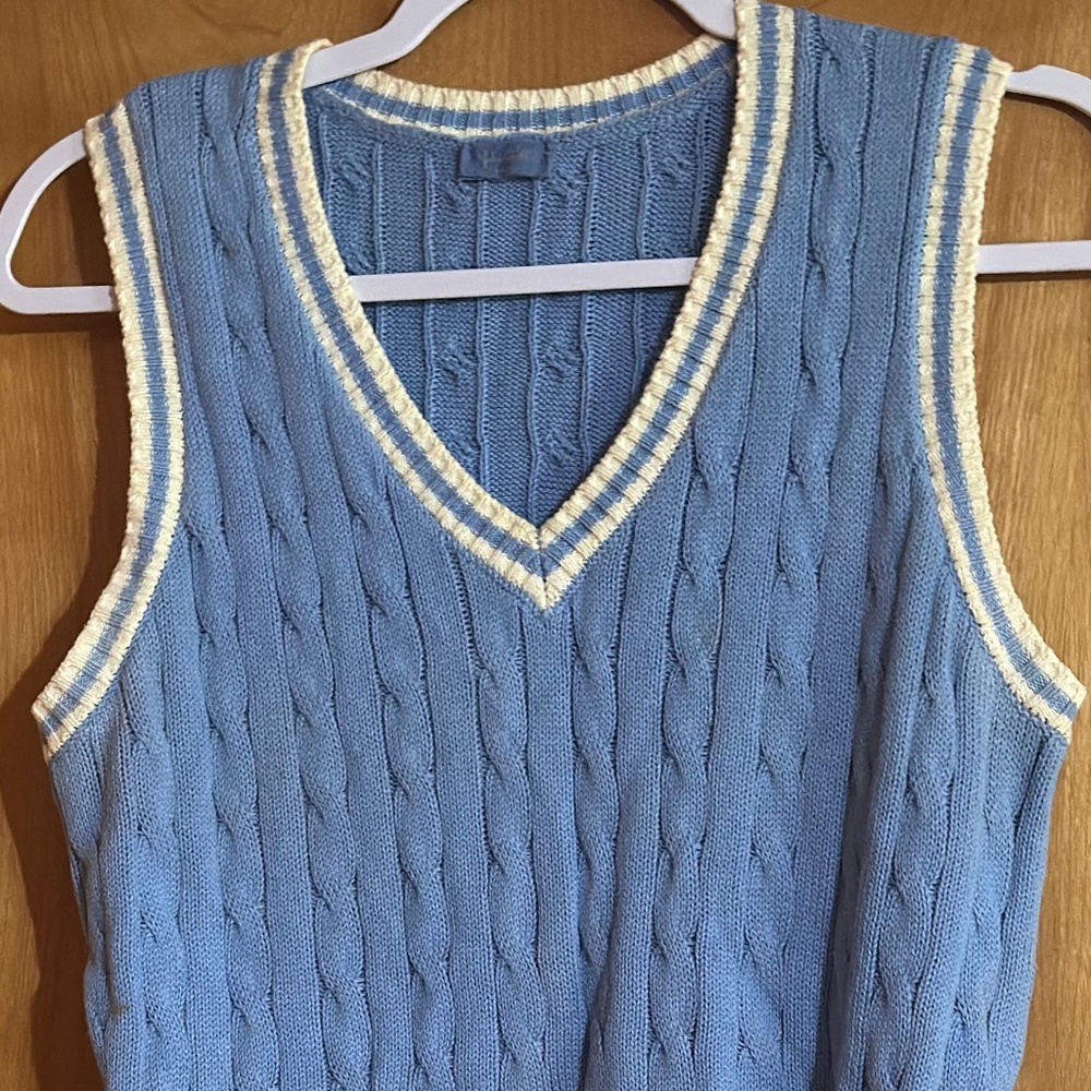 Pullover women's V-neck sleeveless